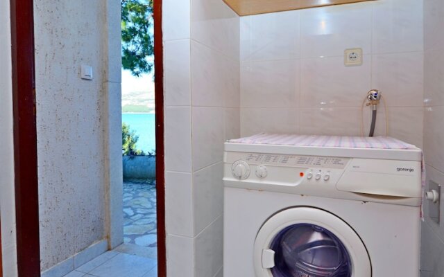 House Jakov
