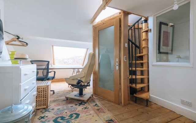 Vibrant & Eclectic 3 Bedroom Flat - Bedminster, Bristol!