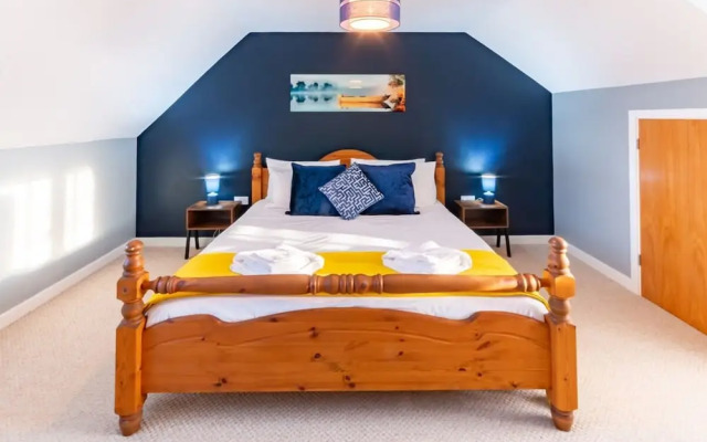 Stylish Margate Coastal Home Parking By Adliv