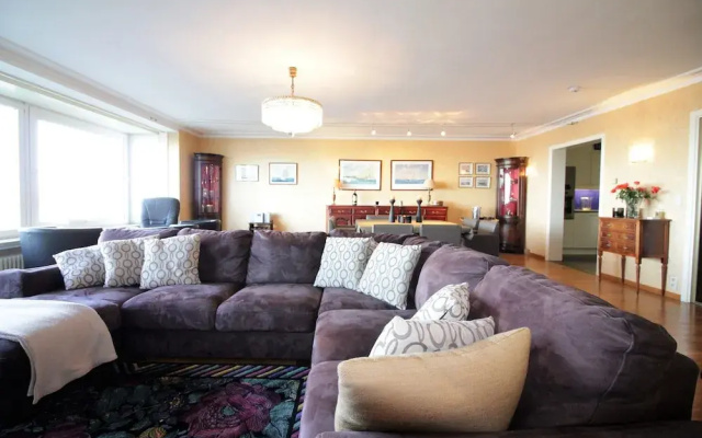 Apartment in Het Zoute Near Zeedijk Promenade