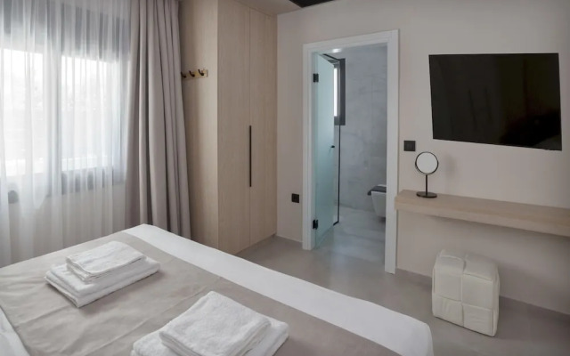 Potame Suite by Estia Pool View