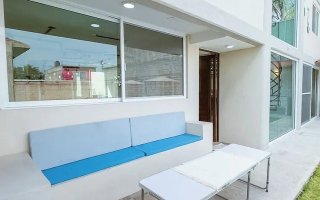 New Comfortable Retreat. Pool & BBQ