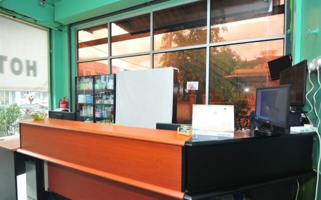 OYO 816 Hotel De Kiara