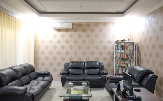 Kostel Arya Putri by RedDoorz