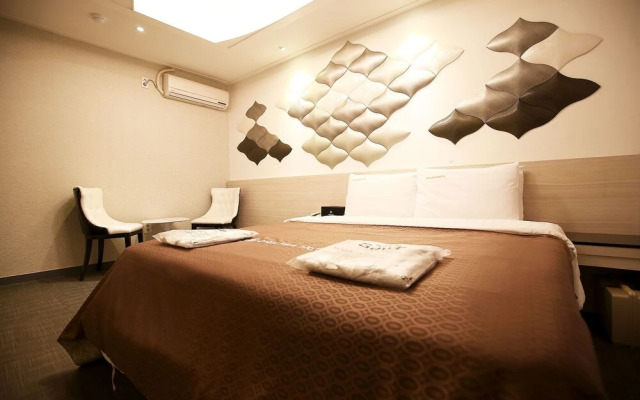 Asan Urban Brown Hotel