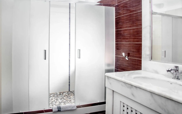 Amity Suites - Adults Only