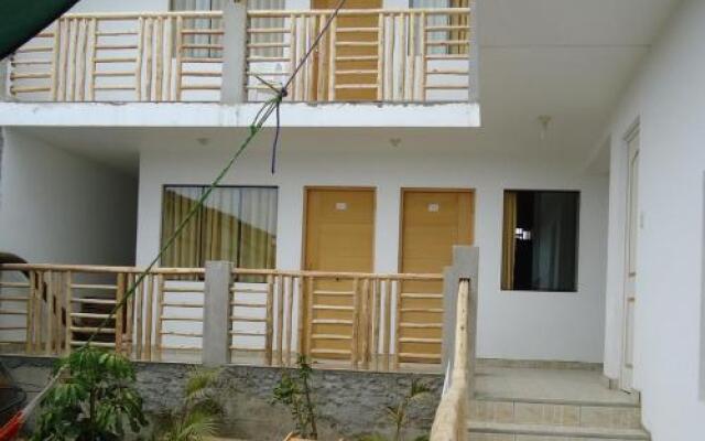 Paracas Backpackers House