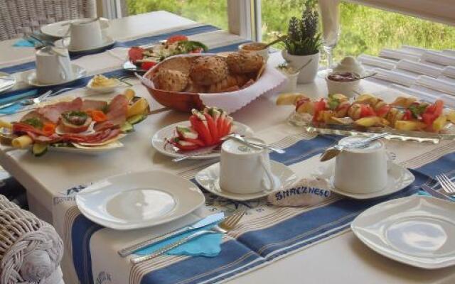 Pensjonacik Cyklada Comfortable Rooms Close to the Lake