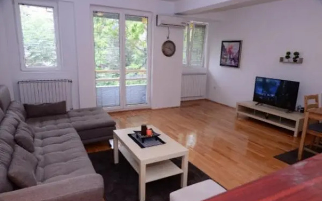 Cozy Two Bedroom Apartment 8