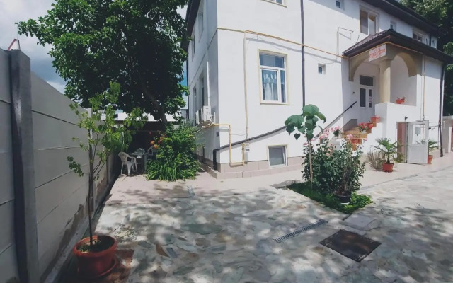 Alfredo Hostel