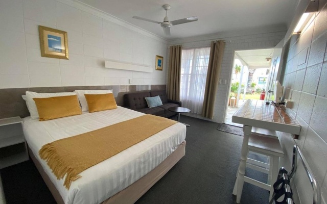 Surf Street Motel – Guest Rooms – Gold Coast