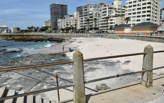 CJ’s OceanCityView Modern Secure 1 bed apartment