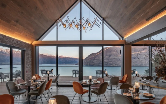 Kamana Lakehouse