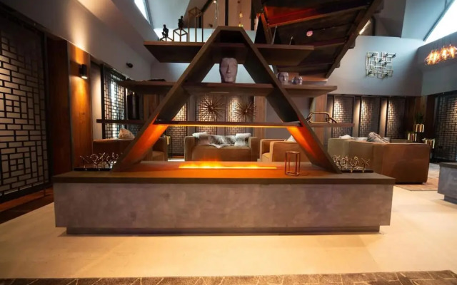 Cave Hotel & Golf Resort