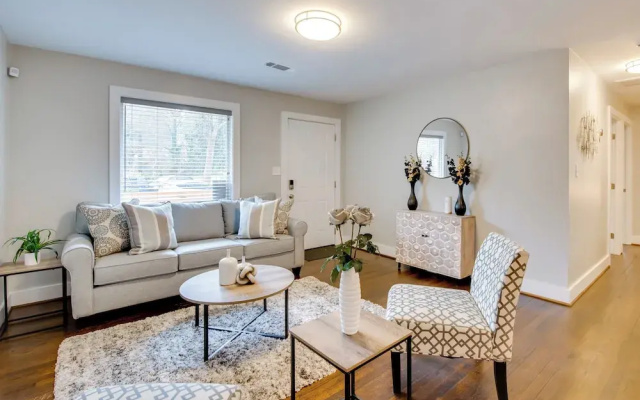 6 Mi to Mercedes-benz! Pet-friendly Yard in ATL