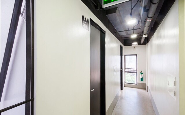 Mytown Amsterdam by OYO Rooms