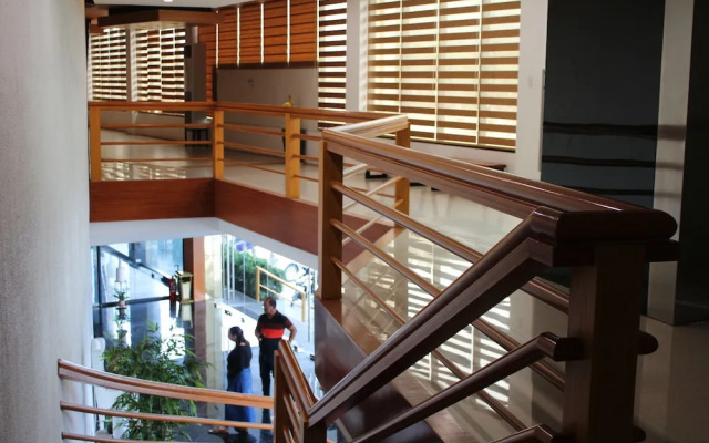 Dancenter Boss Hotel Near Clark International Airport