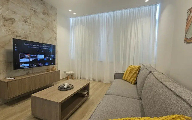 37 NIC - Stay City Center Gem