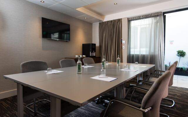 Holiday Inn Express London - Wimbledon South, an IHG Hotel