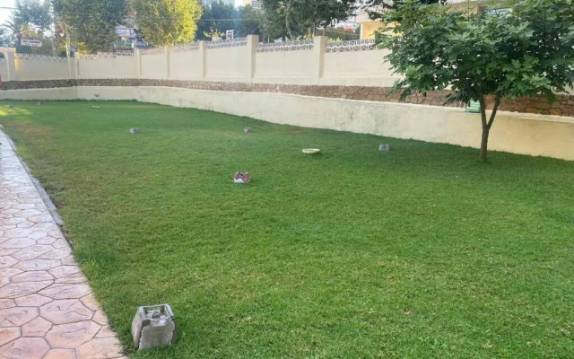 Apartamento con piscina y garaje, Playa a 10 min