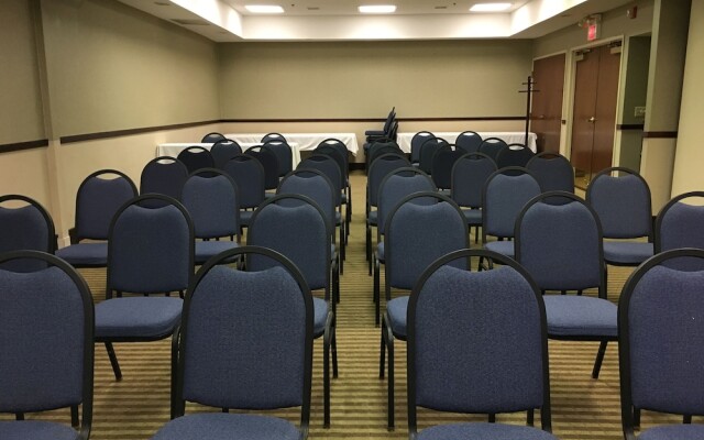 Norwood Inn & Suites