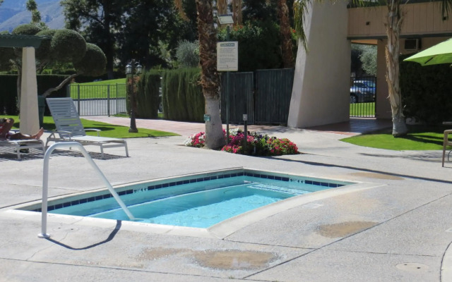 Travelodge by Wyndham Palm Springs