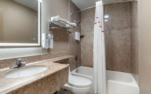 Red Roof Inn Suffolk