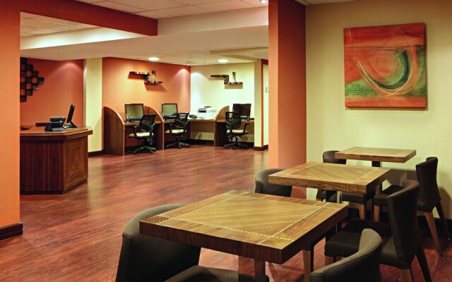 Movepinck & Residence Hajar Tower