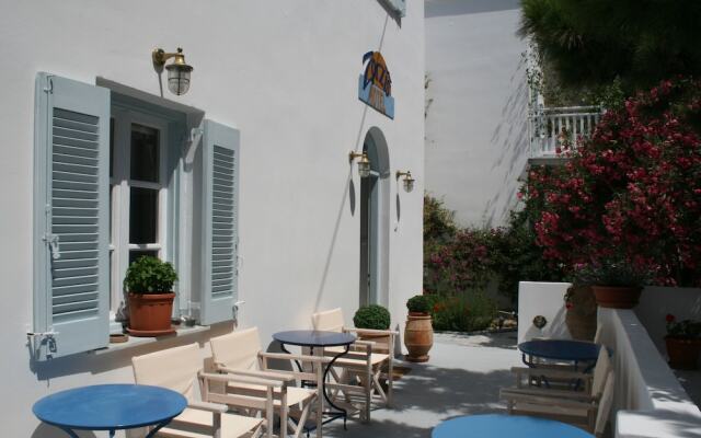 Spiros & Hiroko Hotel - Adults Only