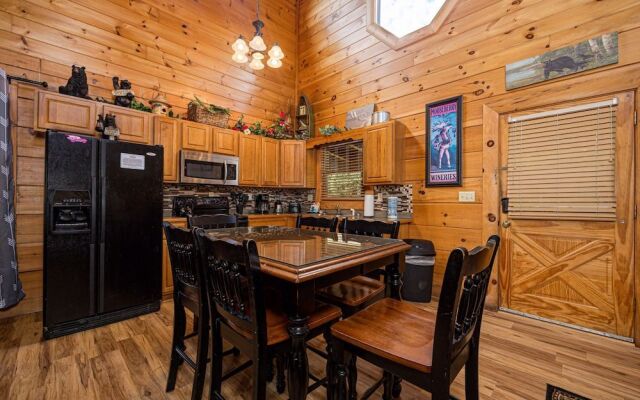 MooseBehaving - Two Bedroom Cabin