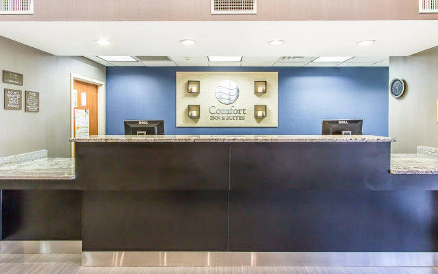 Comfort Inn & Suites Pauls Valley - City Lake