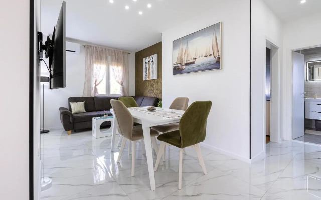 NEW! Luxury Apartment Dona