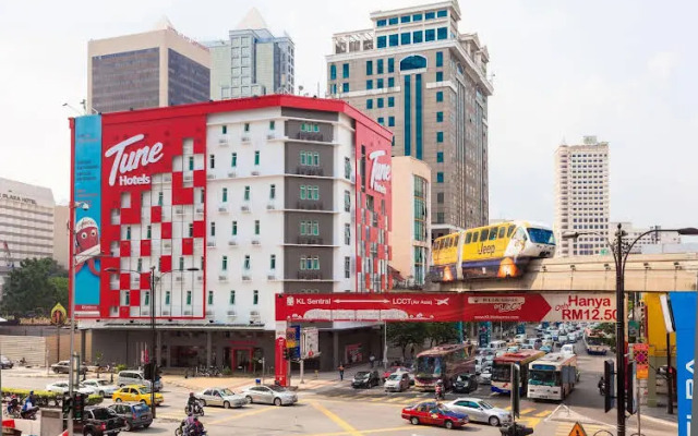 Grand Centrepoint Hotel