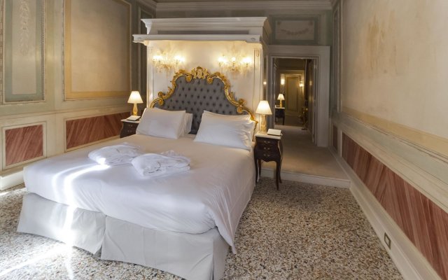 Cà Bonfadini Historic Experience Hotel Venice