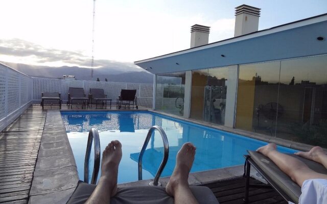 Urbana Suites