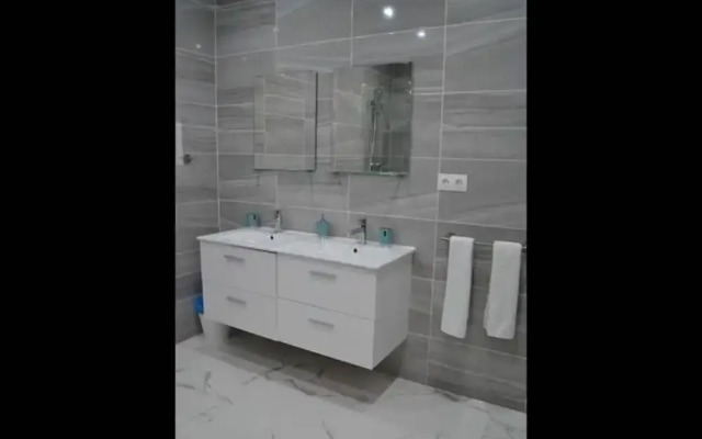 Exceptional Fully Refurbished 1 bed Apartment