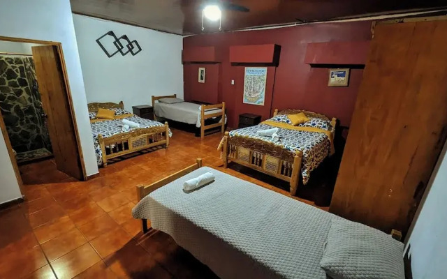 1961 Los Naranjos Hostal