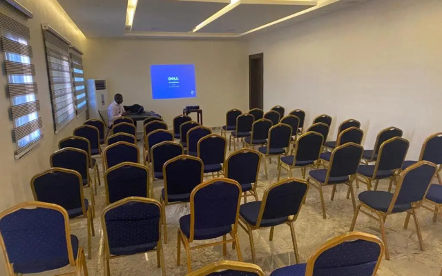 Fahrenheit Apartments