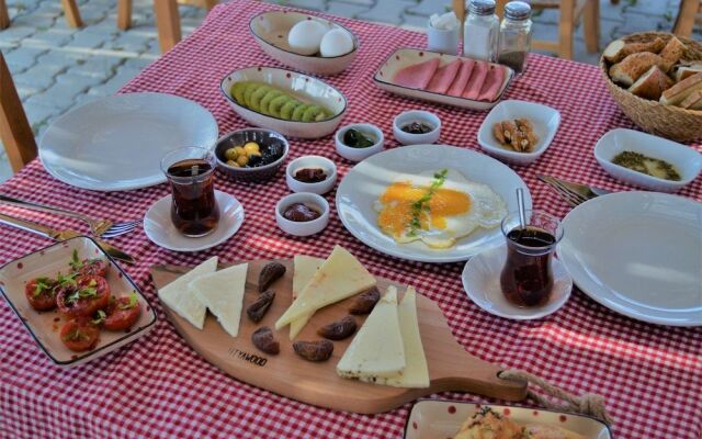 Le Petit Hotel ve Bağ Evi