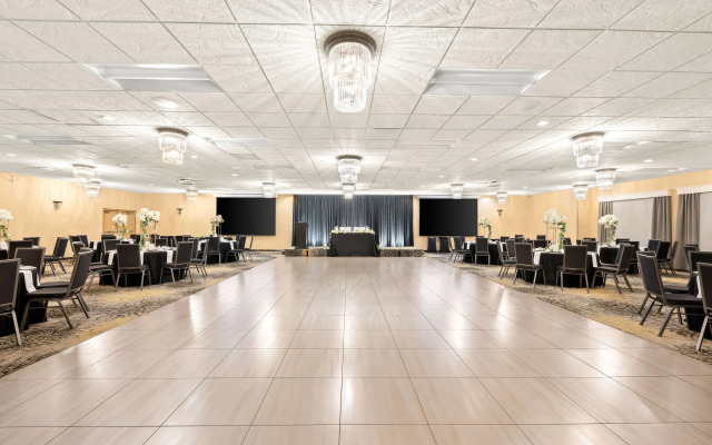 Best Western Plus Nor'wester Hotel & Conference Centre