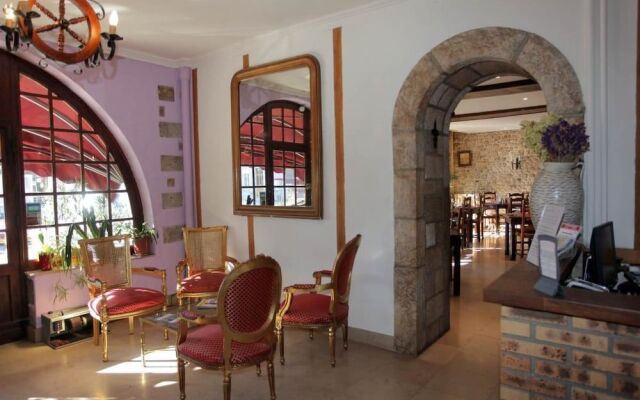Hotel le Chapeau Rouge