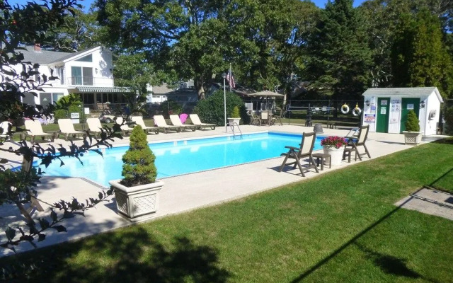 Falmouth Heights Motor Lodge