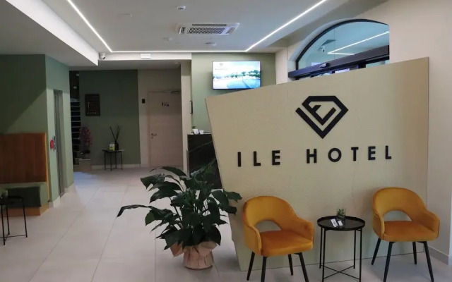 Ile Hotel