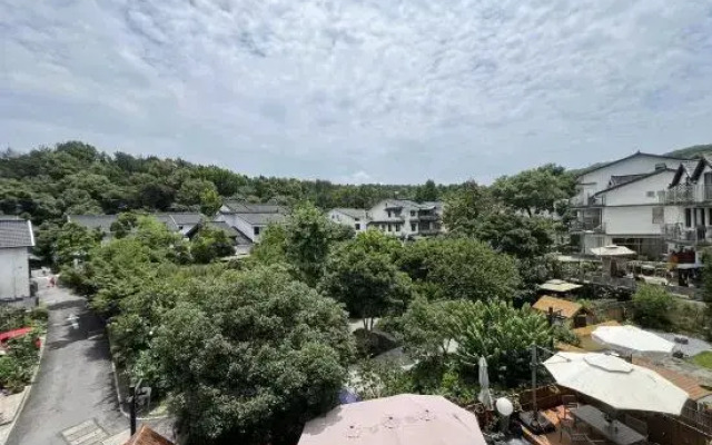 Qinghuan Homestay (Xihu Branch)