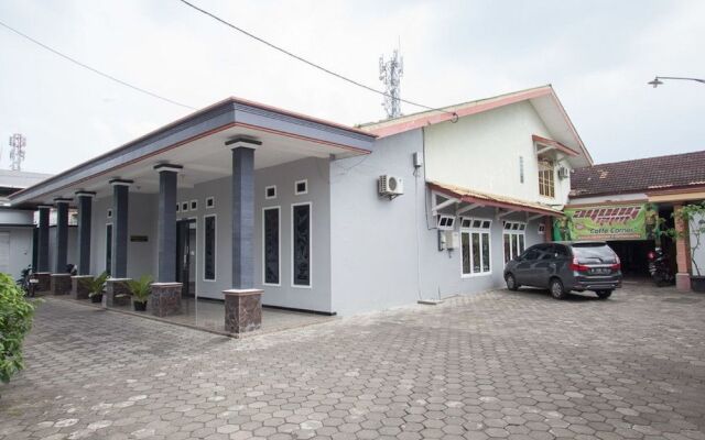 RedDoorz Syariah @ Janti Malang