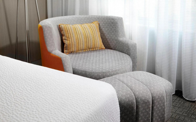 Courtyard by Marriott Edison Woodbridge
