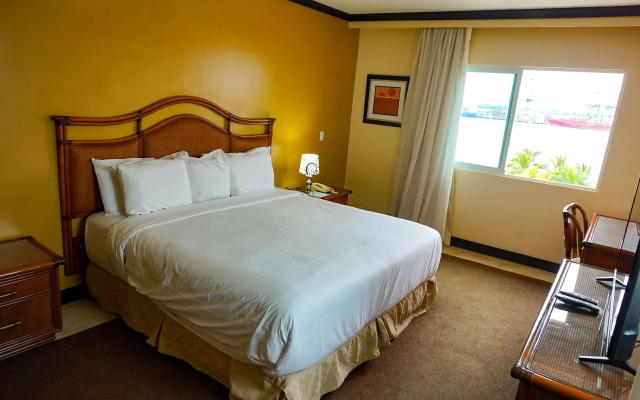 Radisson Colon 2,000 Hotel & Casino