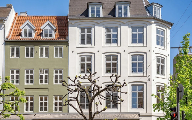Sanders Regent Bright Apartment in City Center