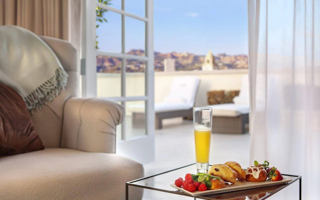 Luxe Rodeo Drive Hotel