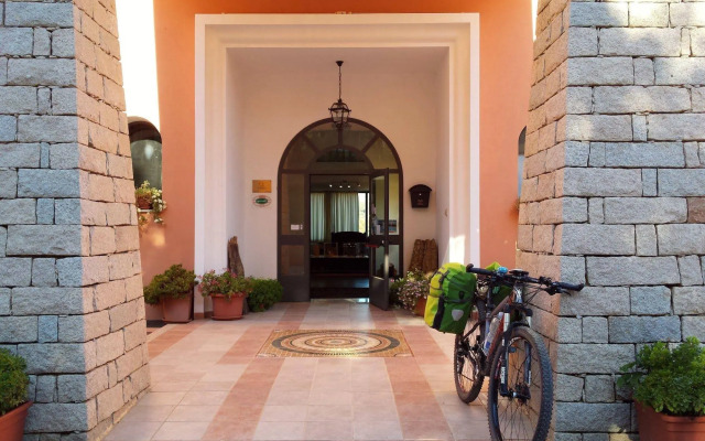Pausania Inn